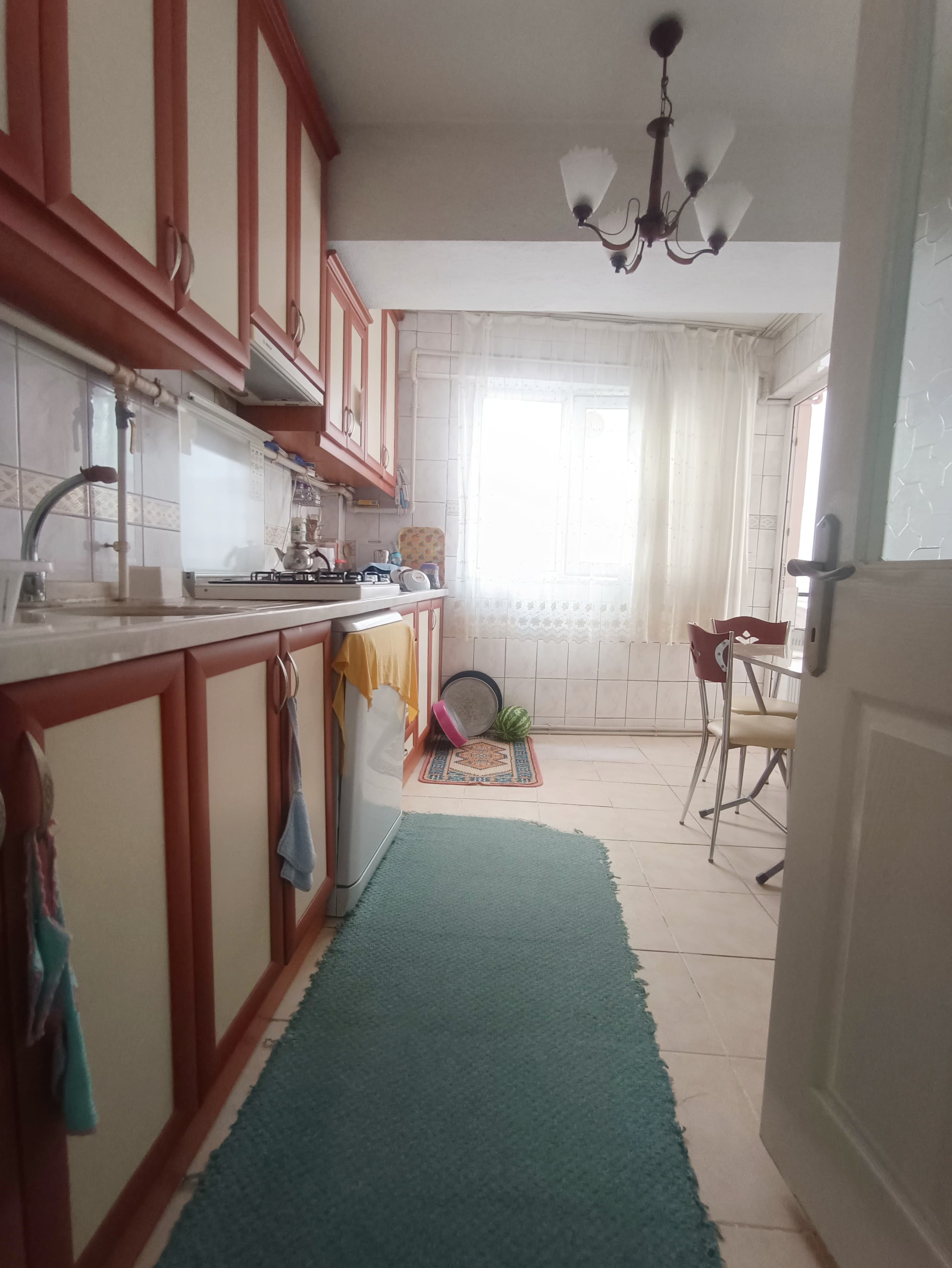 ATALAR'DA LİSE CAD YAKINI 2+1 ARAKAT SATILIK DAİRE