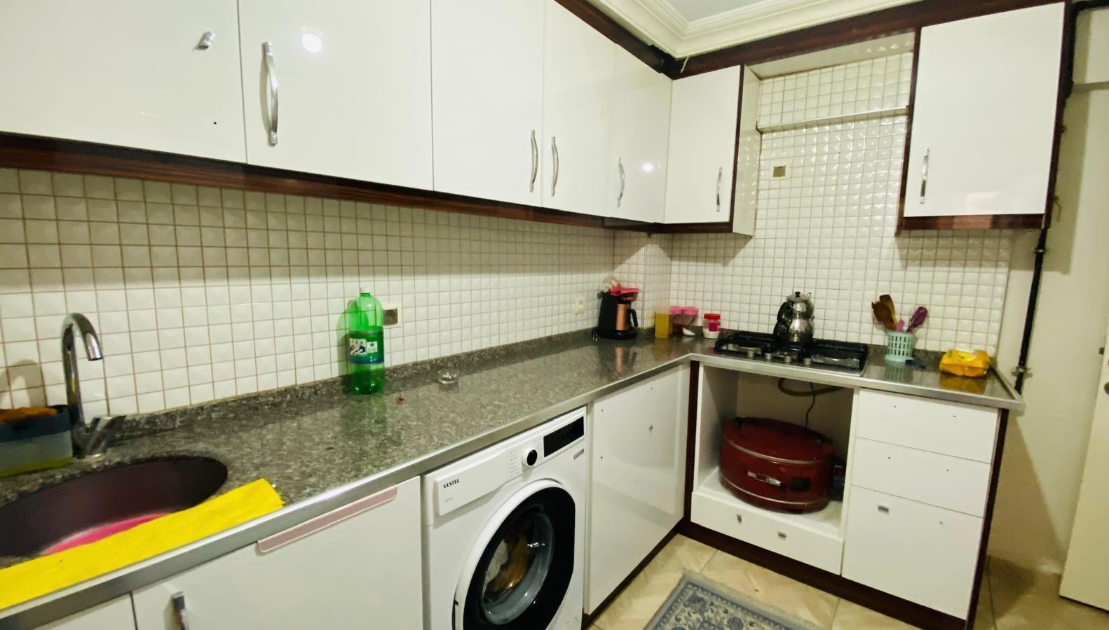 Lozan Caddesine Yakın 110 M2 3+1 Satılık Yarı Bodrum Daire